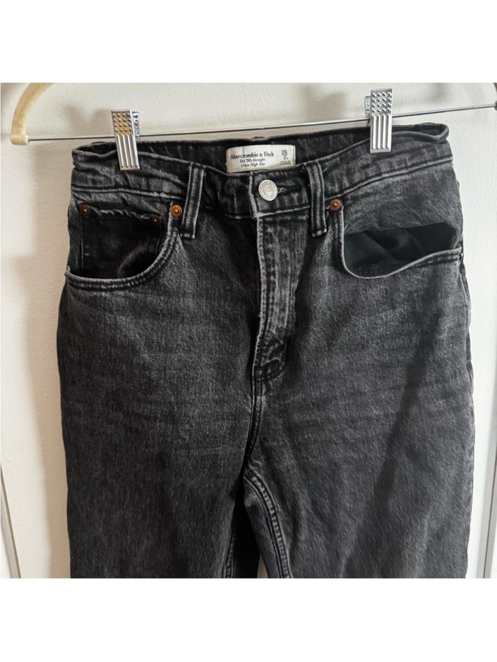 Abercrombie 90s Straight Ultra High Rise Gray Wash Jeans Size 26 - Picture 3 of 6